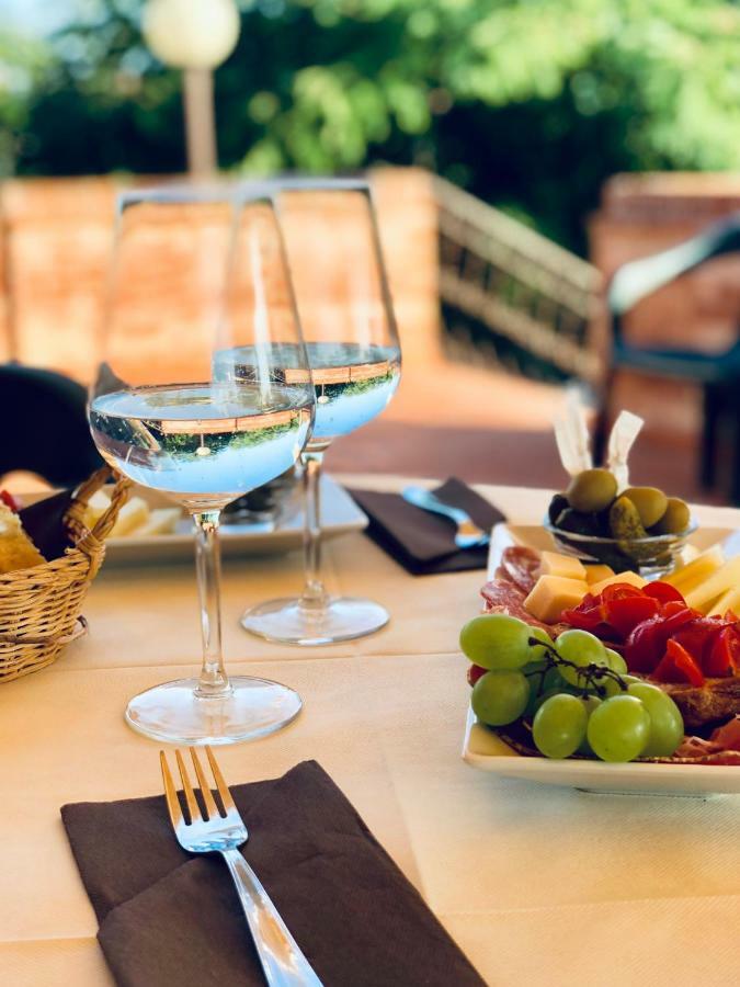 Villa Lavinia B&B Montescudaio Luaran gambar